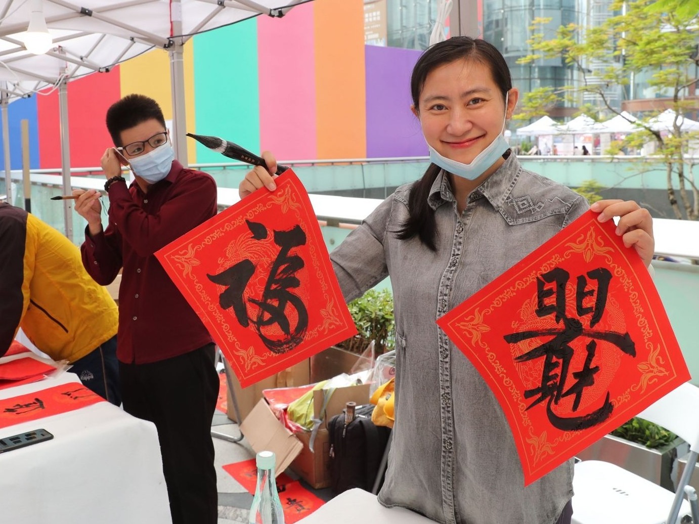 读特粉丝节现场墨香四溢，手写春联“年味”十足
