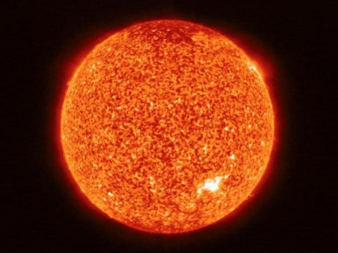 太阳喷出等离子体云抵达地球，或影响地球磁场 