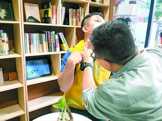 “深圳一学校收2.8万元咨询费难退”追踪 市教育局介入 学校同意退费
