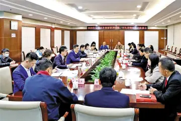 书写精彩宝安故事！宝安区召开2020年各级新获评劳模、市先进集体代表座谈会