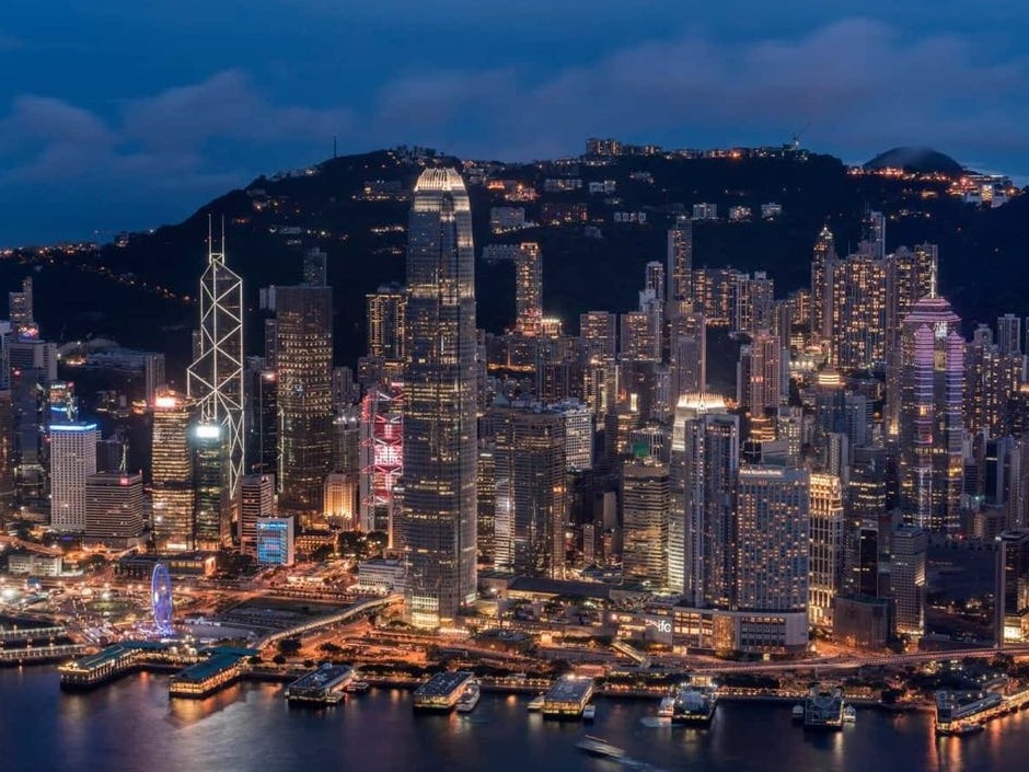 香港特区政府对从英国到港人士的防疫限制措施生效