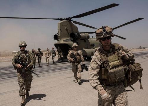 美国驻阿富汗空军基地遭火箭弹袭击 