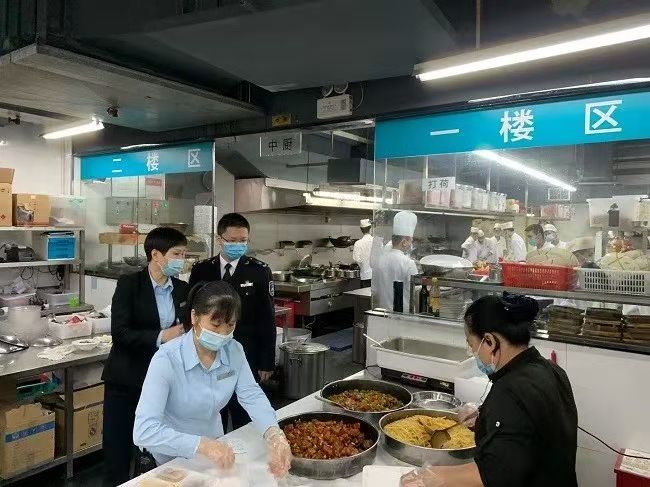 华强北所开展集中隔离医学观察点食品安全检查工作