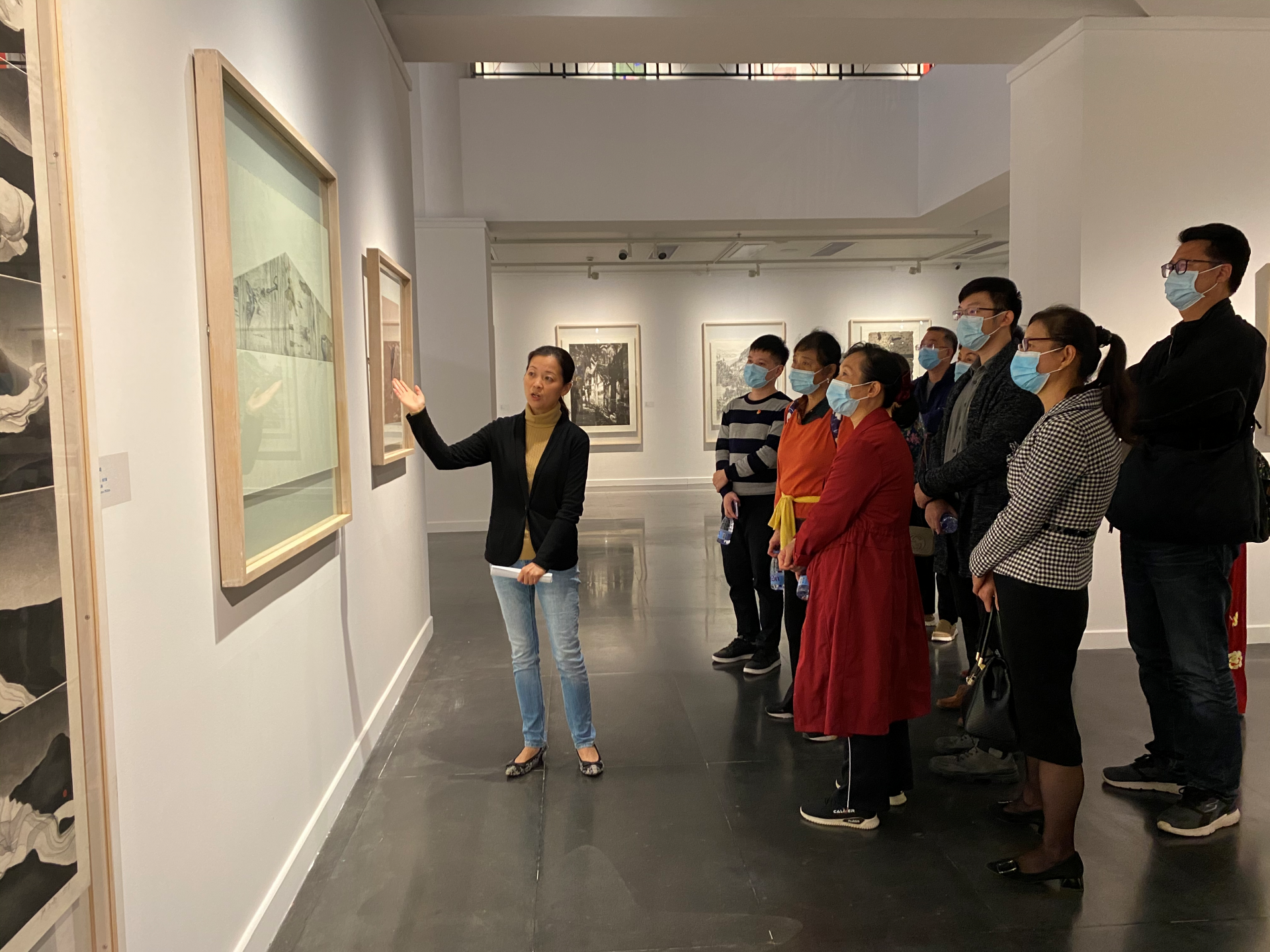 “领略版画之美”主题党日活动举行