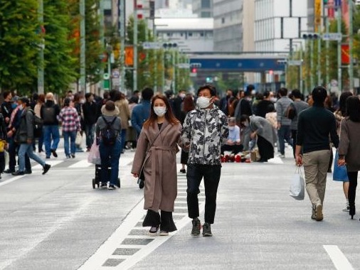 日本新冠感染者骤增：家中疗养者逾六千人，约是前一个月6倍