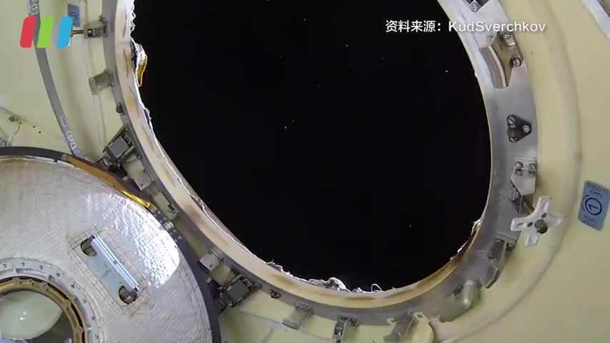 在太空打工是种什么体验，俄宇航员分享太空行走视频