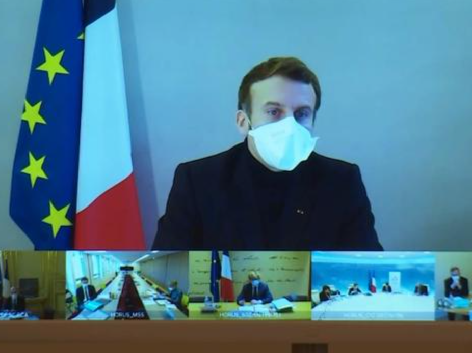 马克龙主持法国部长级视频会议 呼吁加倍警惕变异新冠病毒