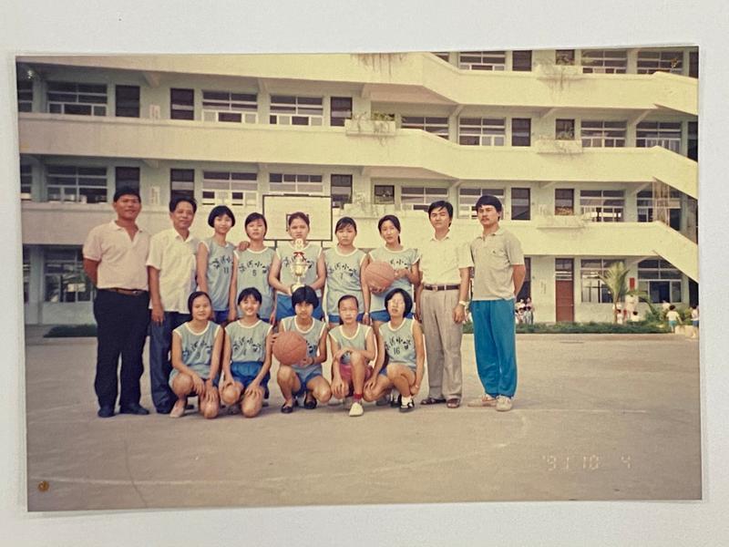 设计校庆logo、召开老校长座谈会……罗湖这所小学“三十而立”，重温历史再铸辉煌