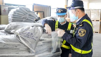 皇岗海关退运国家禁止进口的固体废物PVC塑胶粒10吨