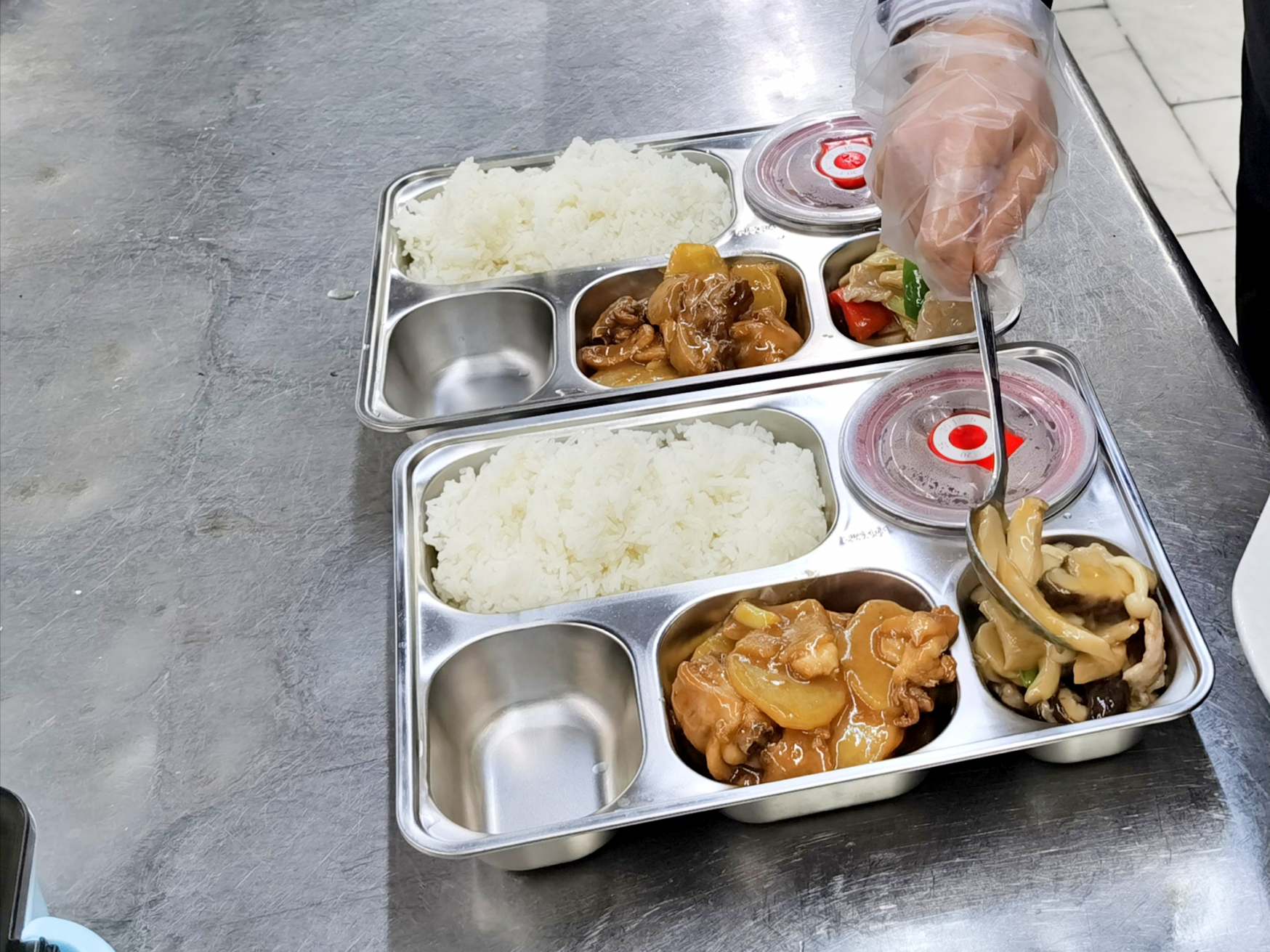 力求天天出新花样，东莞樟木头给居家长者送“大配餐”