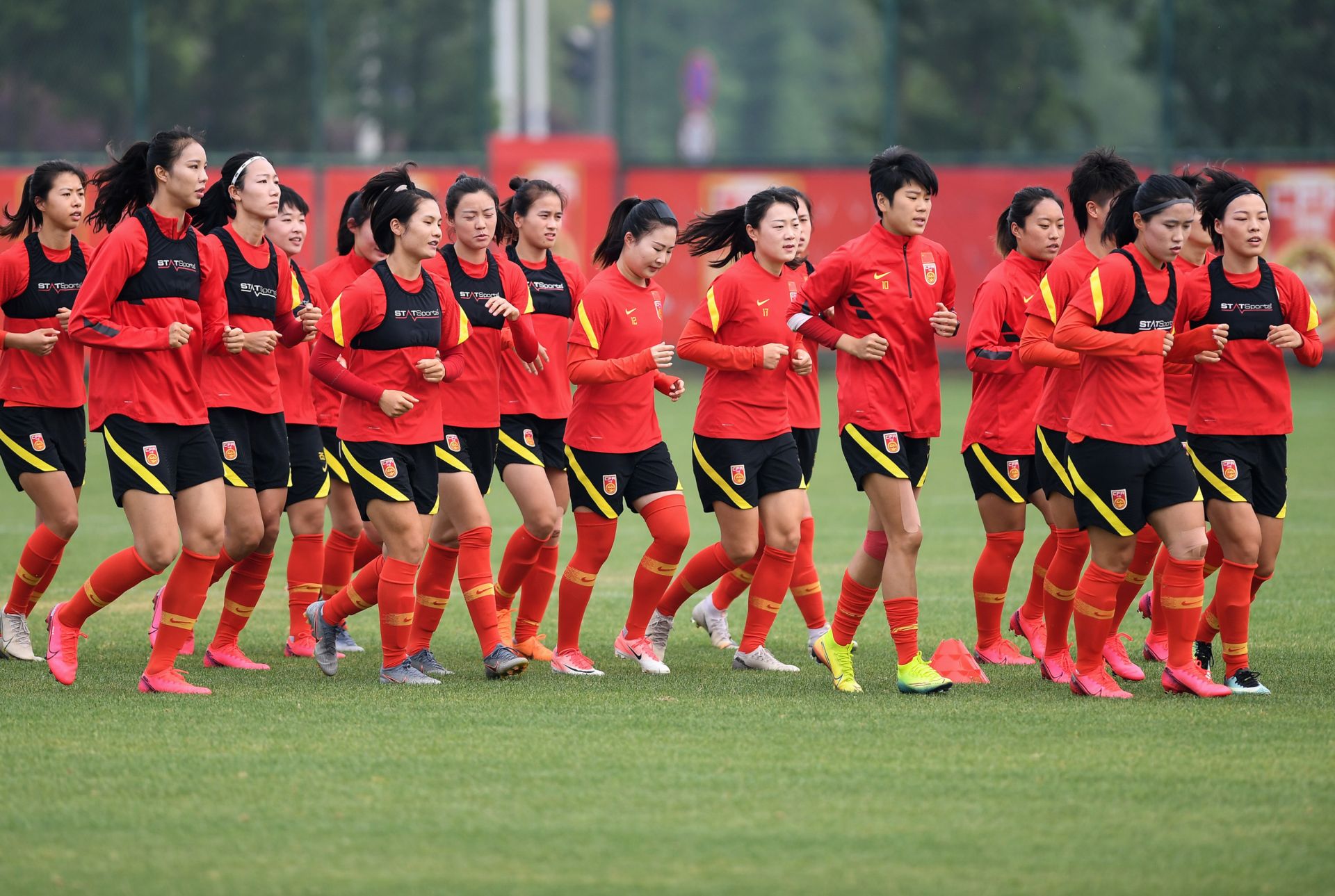 中国女足年终排名世界第十五位