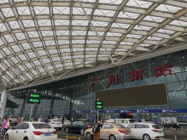 广州南站首层南通道封闭改造，部分地铁口临时封闭