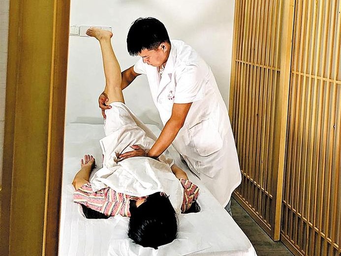 社区故事|推拿师匠心巧手抚慰城市酸痛病