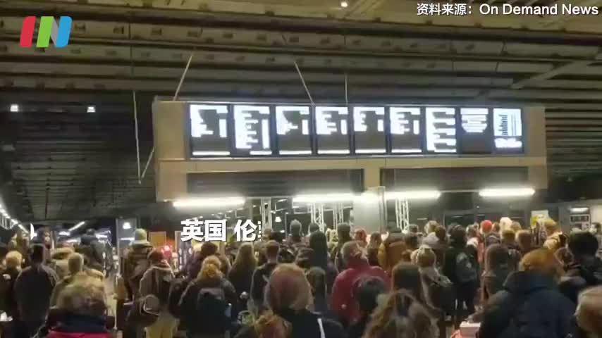 新冠病毒新毒株导致英国大面积封城，多城居民连夜外逃抢购物资