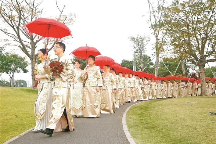 “爱你爱你！要爱要爱！” 2020.12.12香蜜公园集体自然婚礼举行