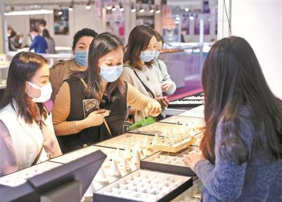 深圳国际珠宝矿物首饰博览会开幕