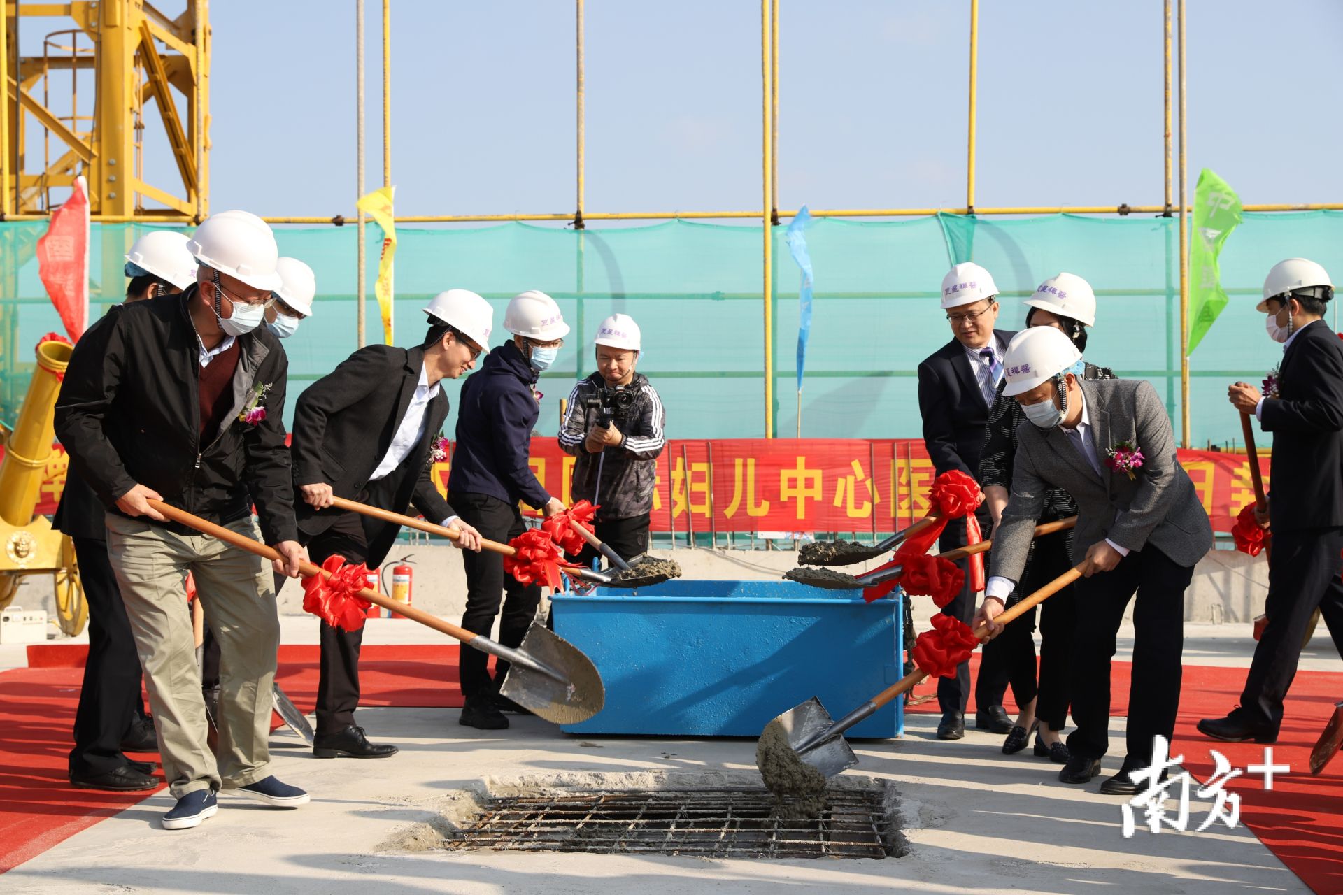 佛山首个“健康蜂巢”项目封顶，禅医国际妇儿中心明年启用