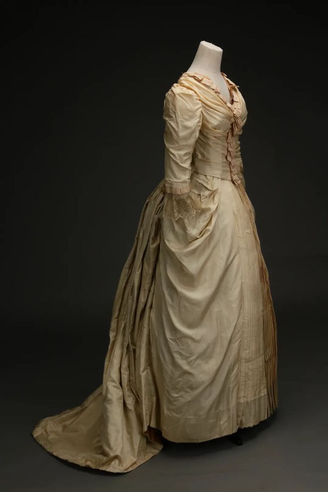 40件19世纪以来西方婚纱服饰,呈现白色婚纱流行史