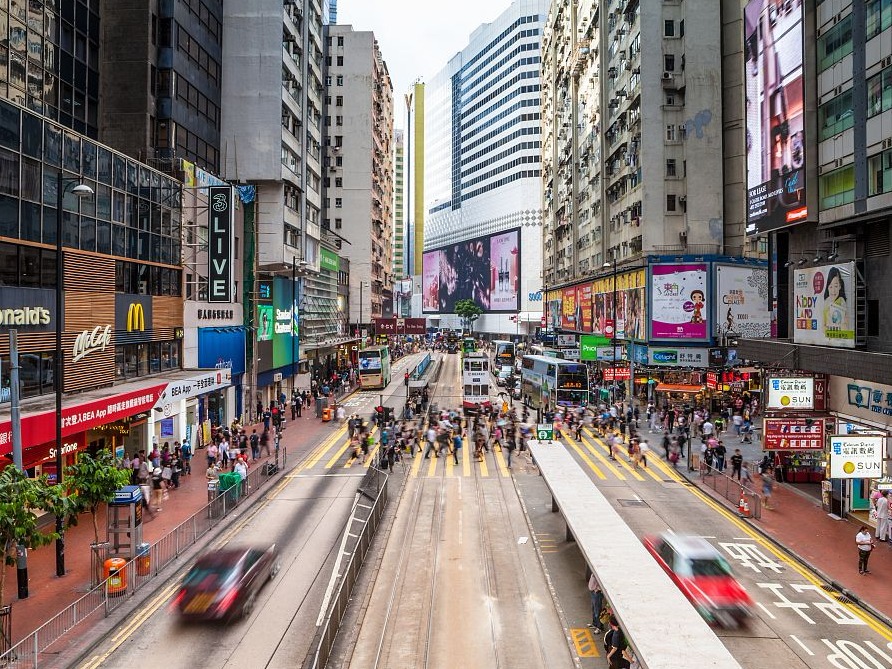 香港将要求现职公务员一次性宣誓或签署声明拥护香港基本法和效忠香港特区