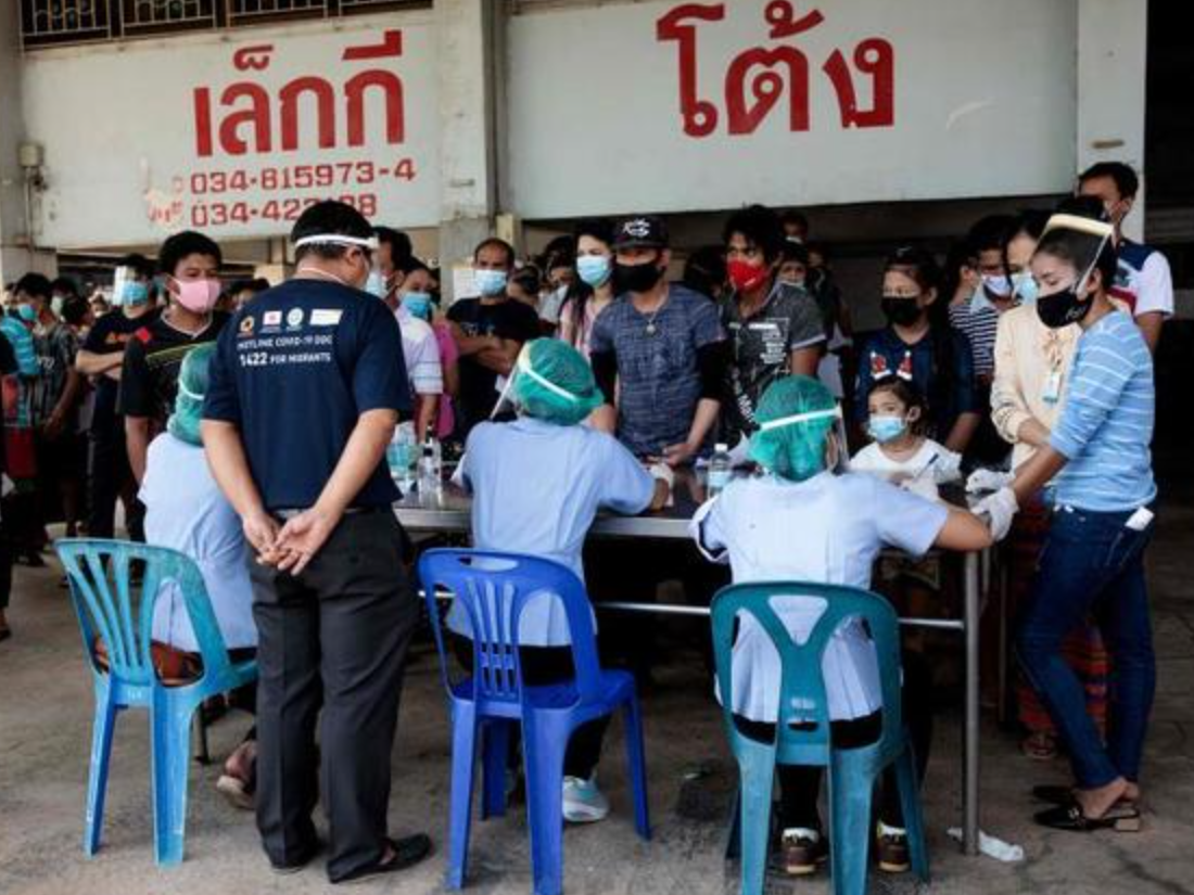 泰国最大海鲜市场超800人确诊 政府考虑全国封锁 