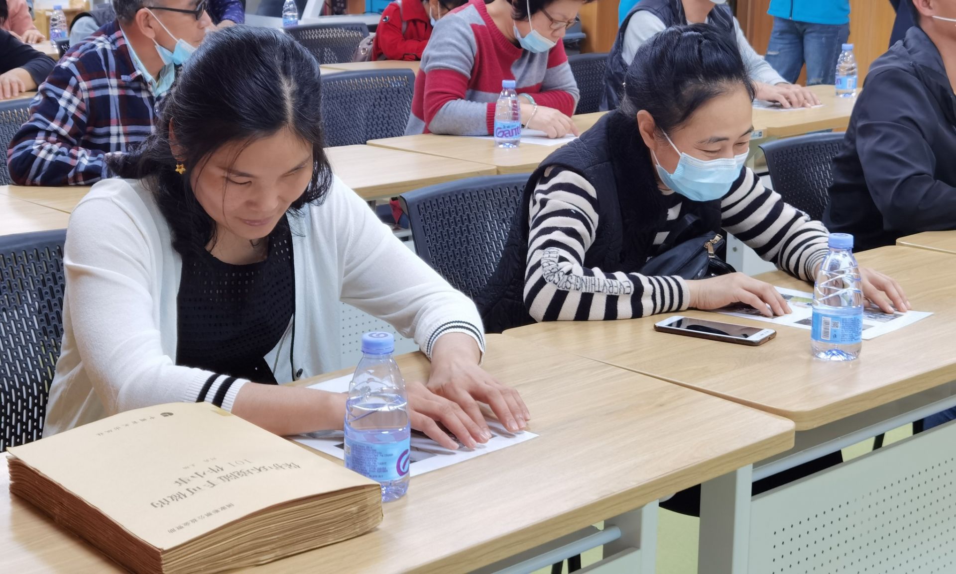 惠州市仲恺图书馆为视障人士办阅读会
