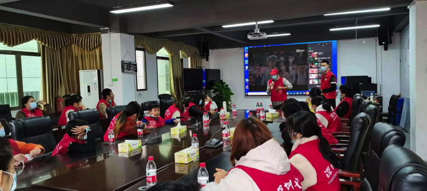 新湖圳美社区：志愿者献言提升志愿服务水平