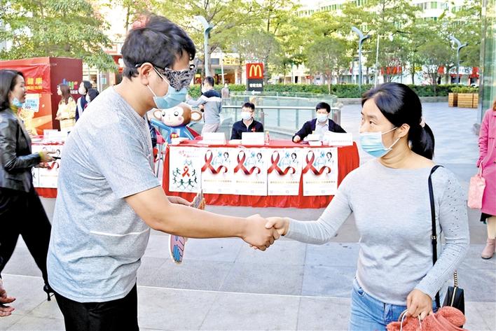 “防线前移”加大科普教育力度 有效控制高危人群艾滋病疫情  