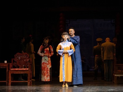 《古玩》首都剧场跨年上演，北京人艺中青年演员集体亮相