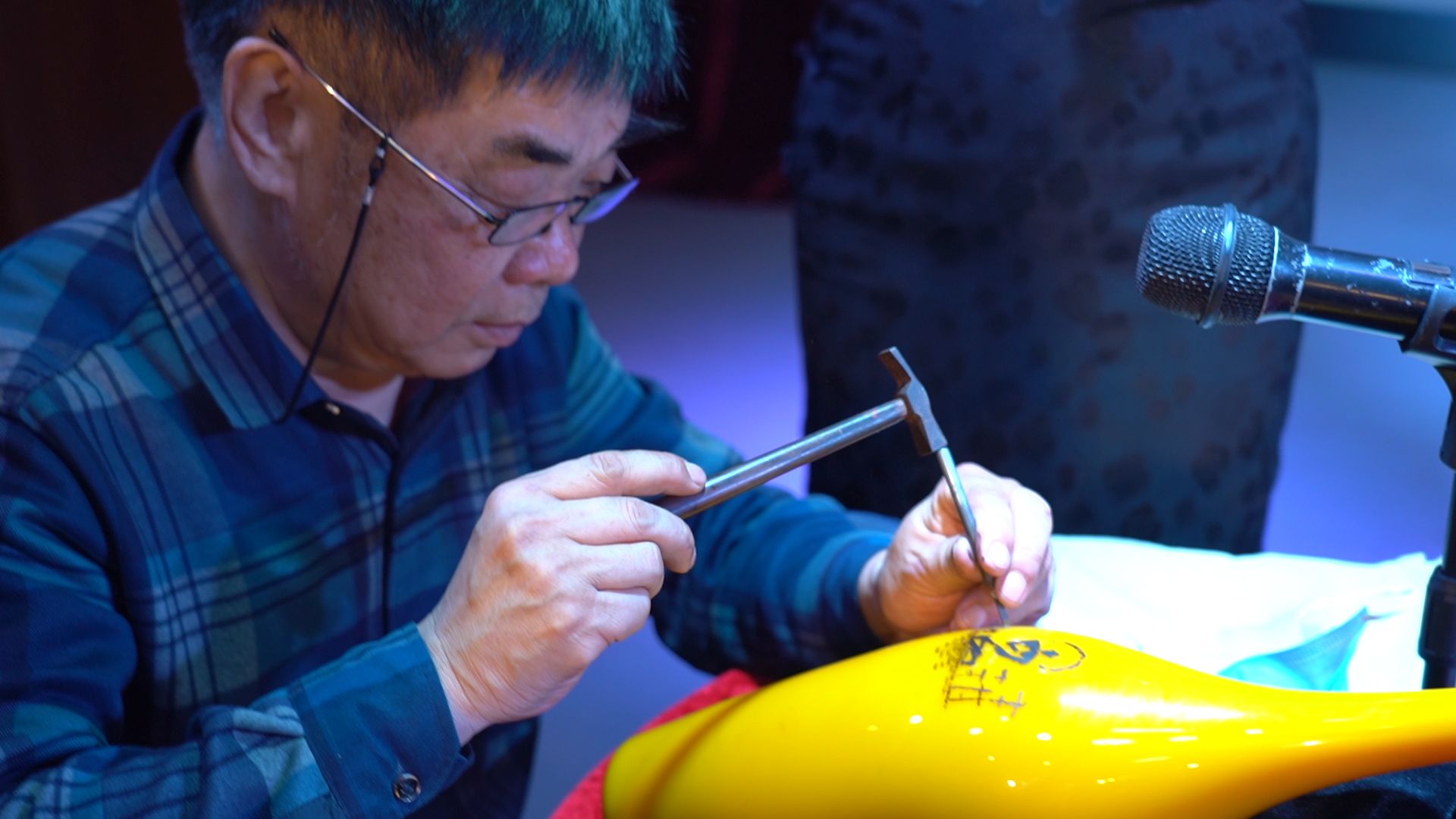 在深圳一睹刻瓷艺术风采，见证文明传承中的“活化石”