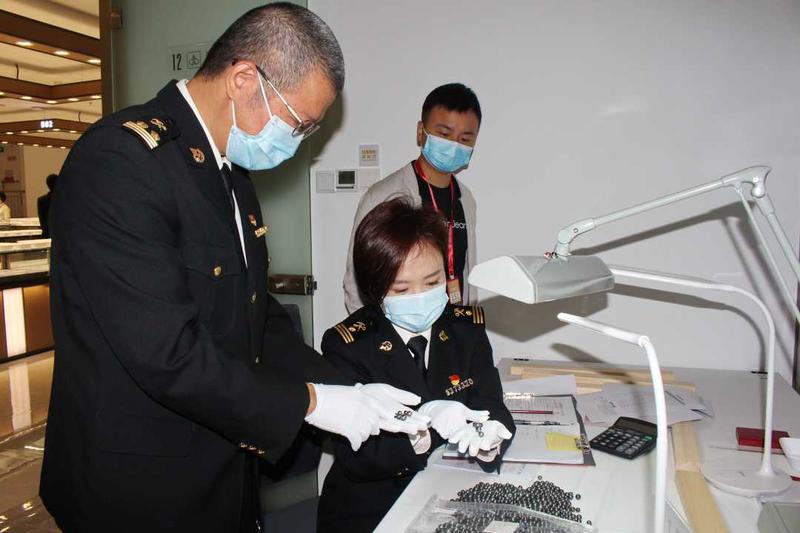 深圳海关创新珠宝保税监管 促进珠宝展会业蓬勃发展