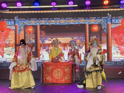 龙华区举办传统戏曲文化创意体验公益活动  传统戏曲“邂逅”观澜版画  居民家门口享“国粹盛宴”
