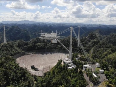 美阿雷西博巨型射电望远镜平台一夜之间倒塌，数月前计划拆除 