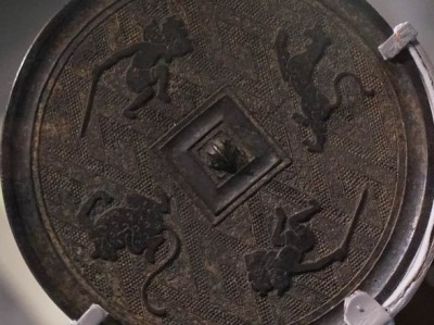 览镜鉴微：国博“镜里千秋”展中铜镜发掘品的考古故事