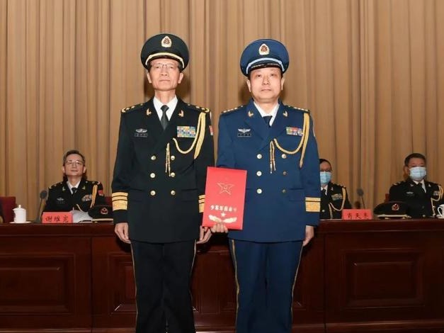 国防大学晋升2少将 