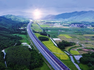 新年上新路，开阳高速全线开放八车道通行！