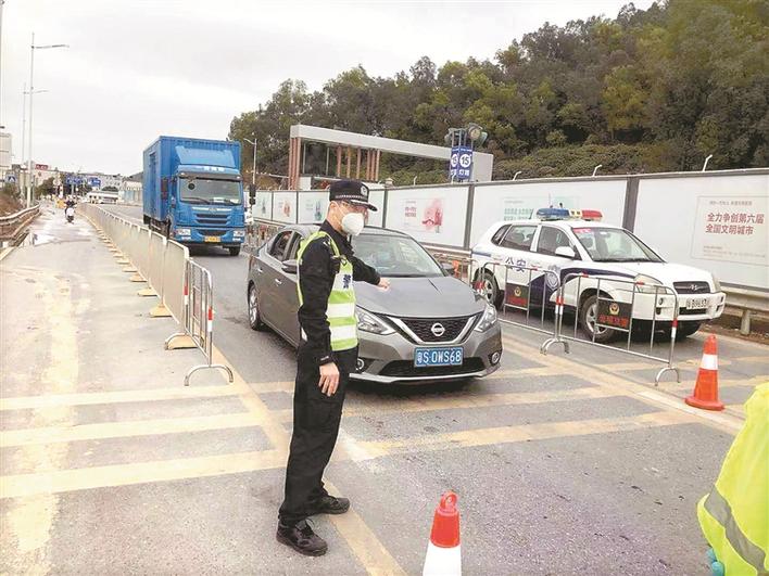 光明警星 丨 卓江泳：守护交通顺畅安全