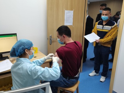 深圳首批国际航行船舶船员集中接种新冠疫苗