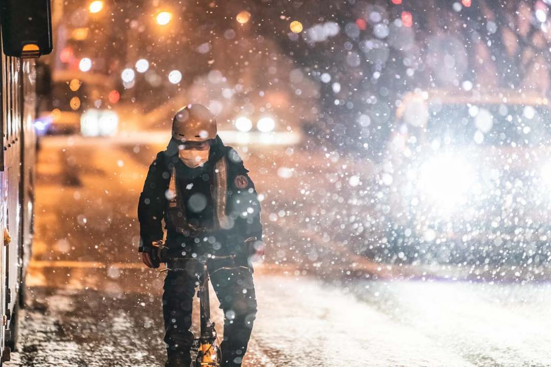 下雪的真实图片 有人图片