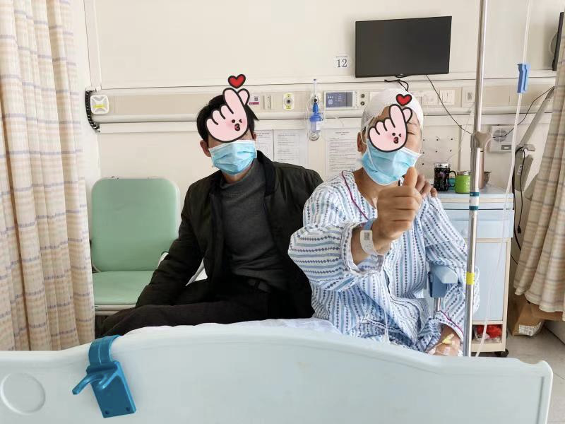 45岁女子被迫每天“抖动”8小时，深圳医生给她装了个“脑起搏器”
