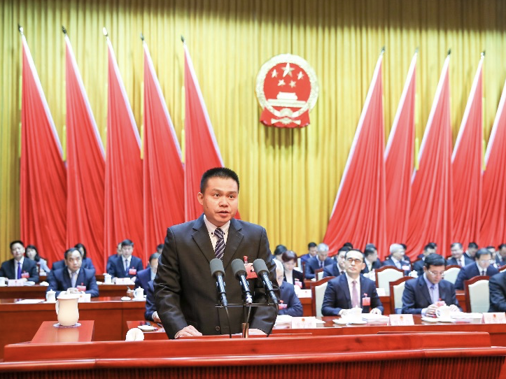 龙华区召开一届人大六次会议，喜迎“十四五”新开局
