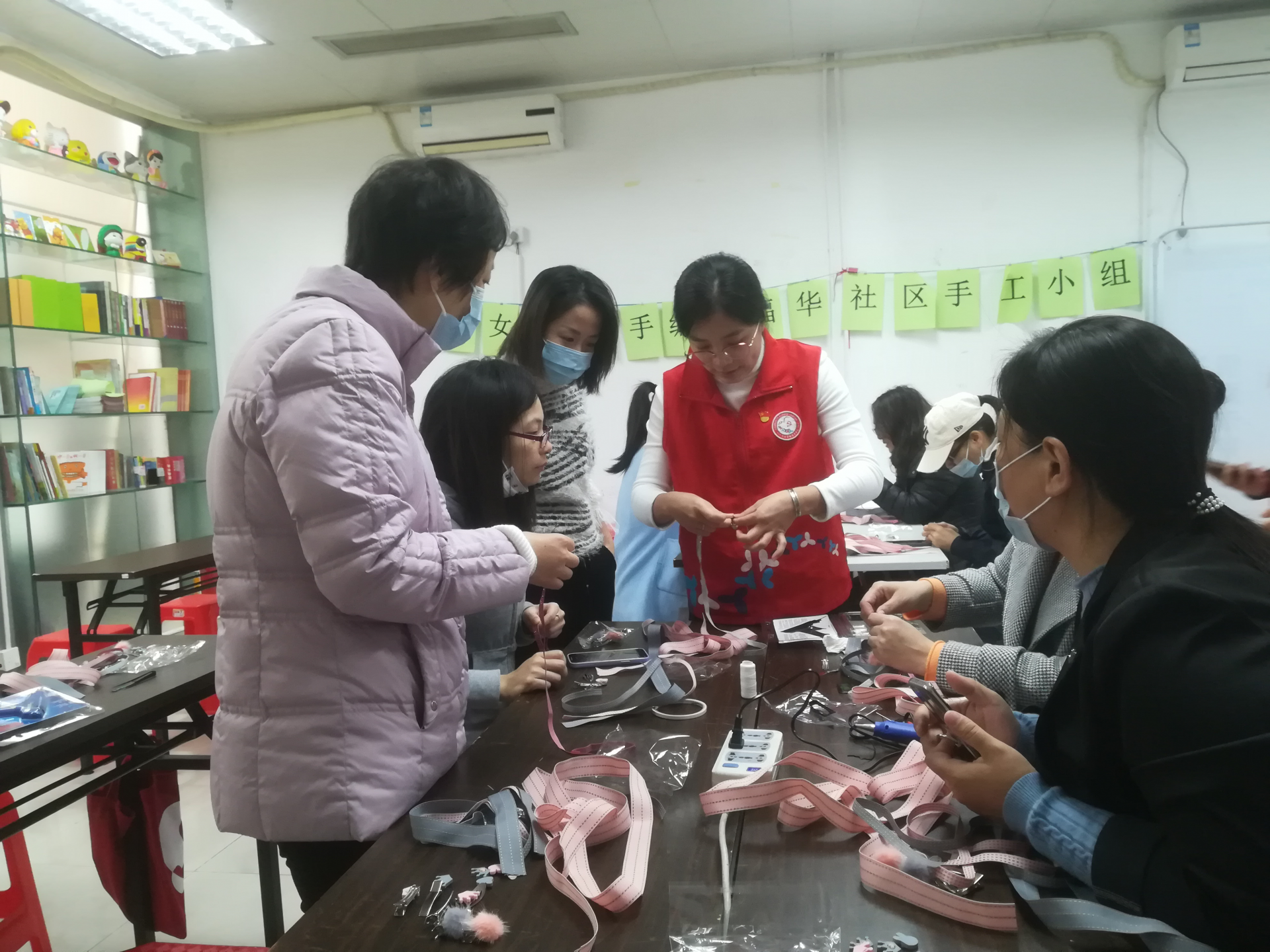 福华社区开展女性手工编织活动