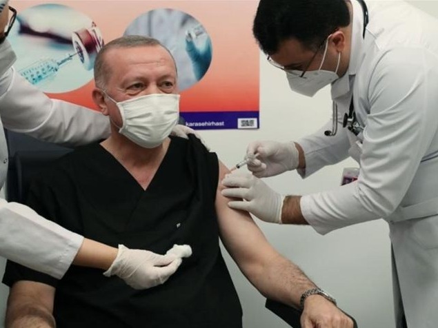 土耳其总统埃尔多安接种中国新冠疫苗