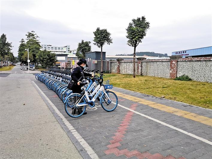 燕罗街道从细节做起扮靓市容