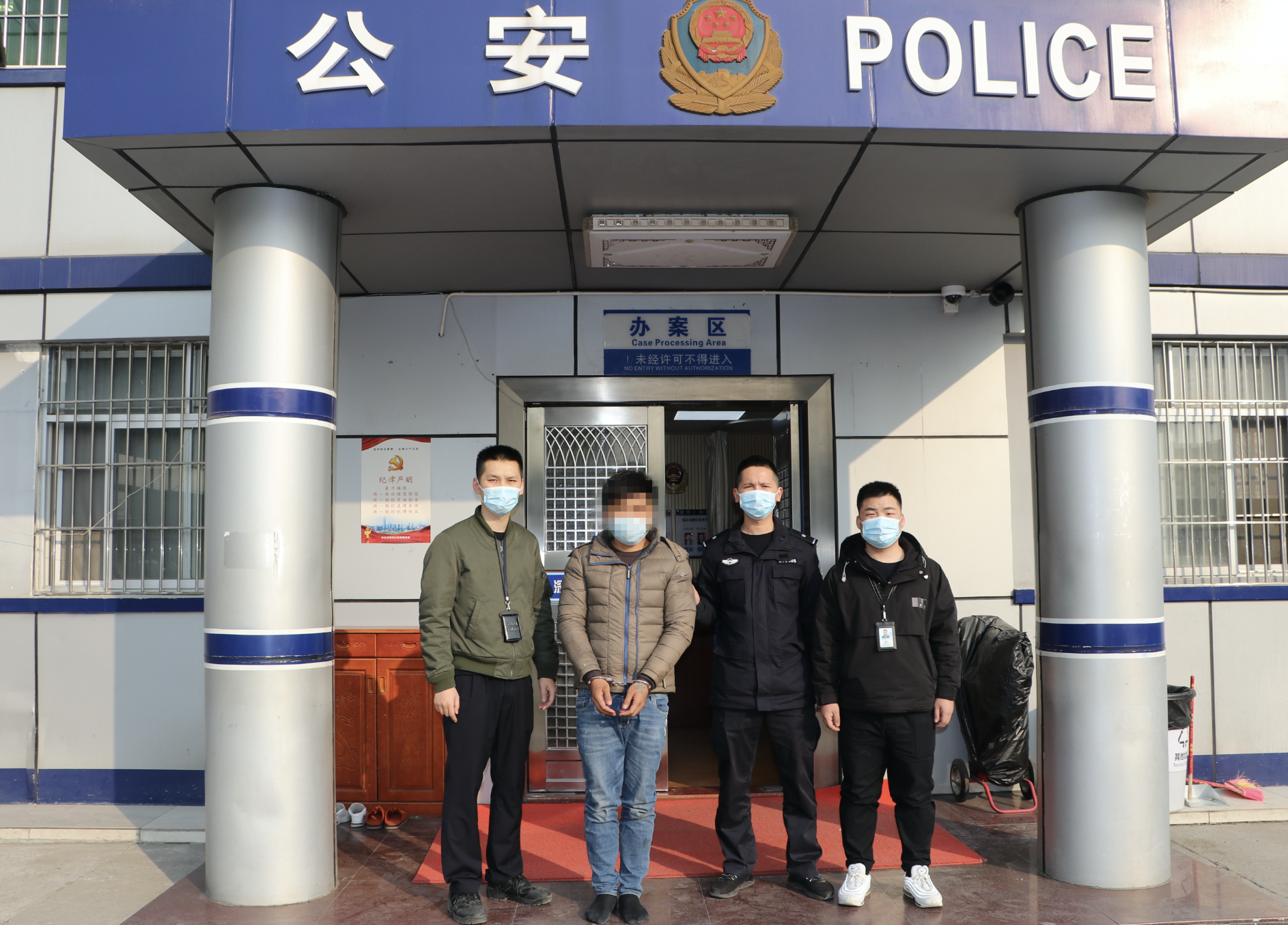 光明区汽车排气管被盗 两名嫌犯落网 