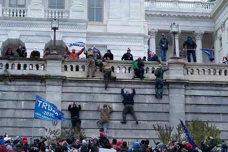 美示威者攻破国会一名中枪者死亡 多国领导人表关切 约翰逊称场面可耻