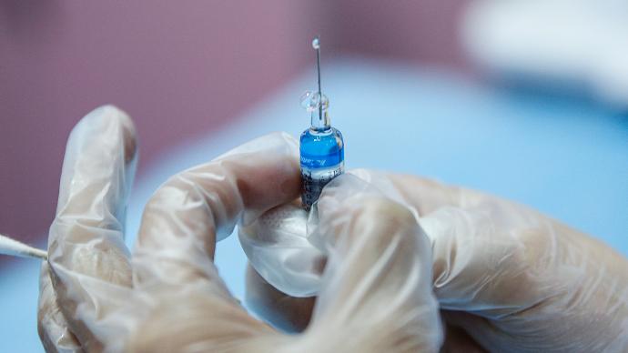 聂德权：香港特区政府将在18区设立新冠疫苗接种中心