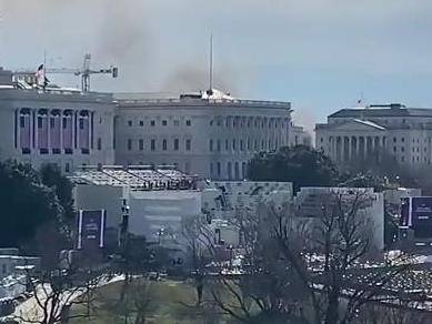 美国会大厦附近起火一度封锁，系无家可归者生火所致 