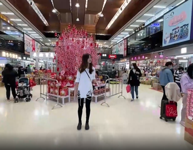 视频 | 在深圳这个宝藏零食城 挑战100元买满一筐年货！