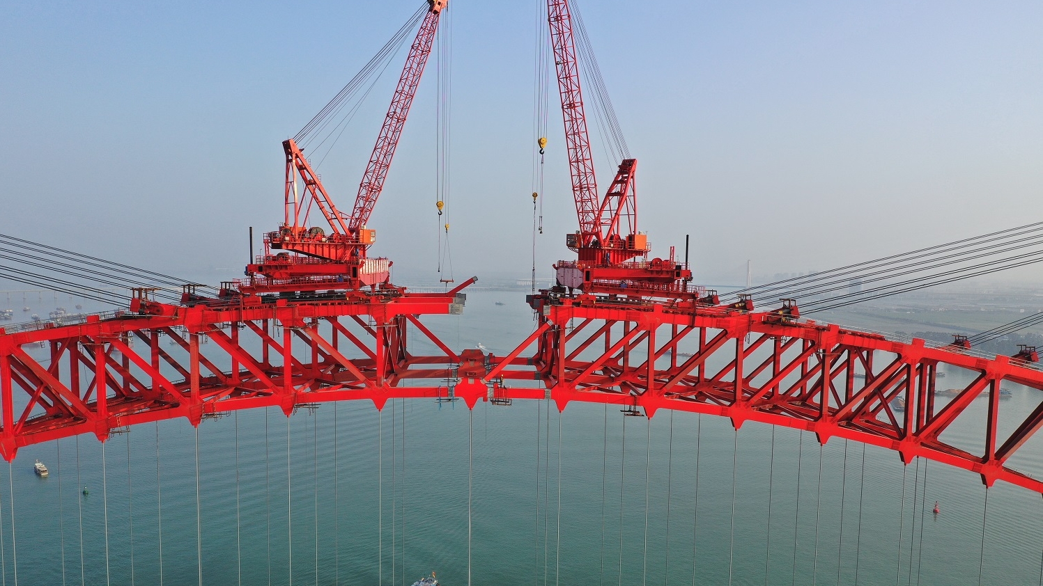 广州明珠湾大桥拱肋成功合龙