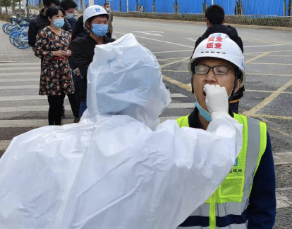情暖返乡路！中建二局三公司项目包车送民工返乡